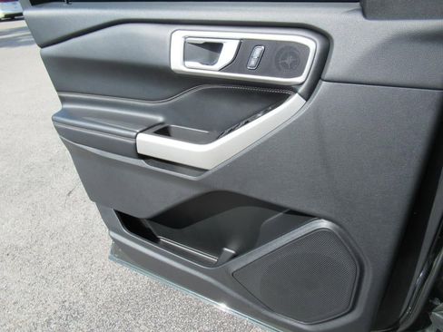 Used 2022 Ford Explorer XLT w/ Class IV Trailer Tow Package image 25