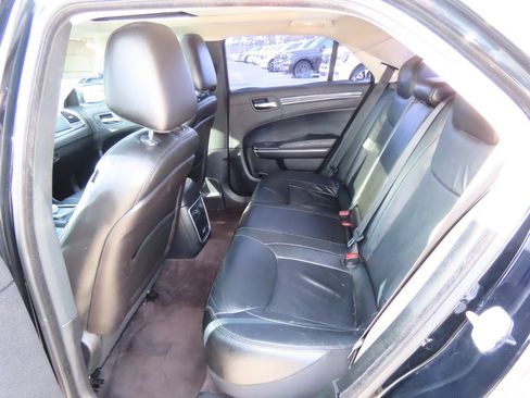 Used 2017 Chrysler 300 Limited w/ Value Package image 20