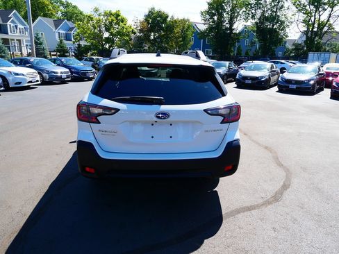Used 2023 Subaru Outback Premium AWD/4WD image 4