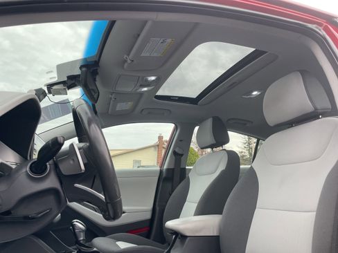 Used 2020 Hyundai Ioniq SEL image 16