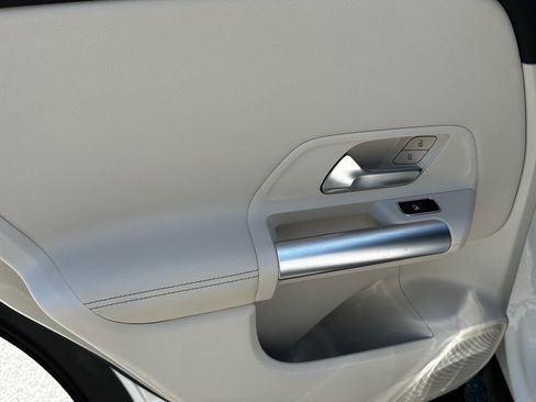 Certified 2025 Mercedes-Benz GLA 250 4MATIC image 25