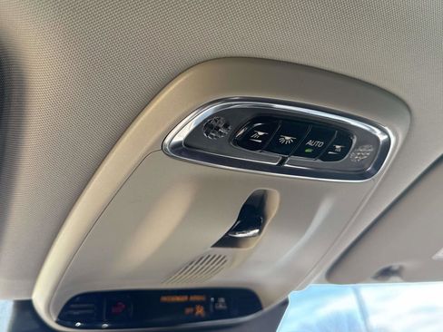 Used 2019 Volvo XC60 T5 Momentum w/ Multimedia Package image 29