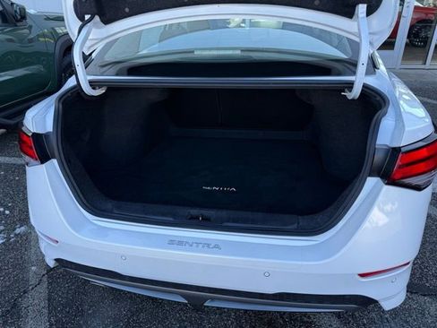 Certified 2021 Nissan Sentra SR image 9