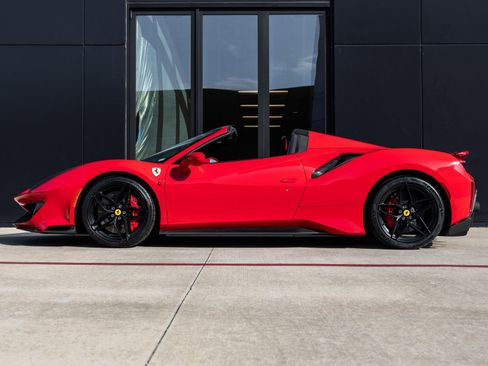 Used 2019 Ferrari 488 Pista Spider image 10