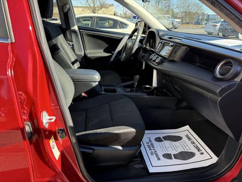 Used 2017 Toyota RAV4 LE image 21