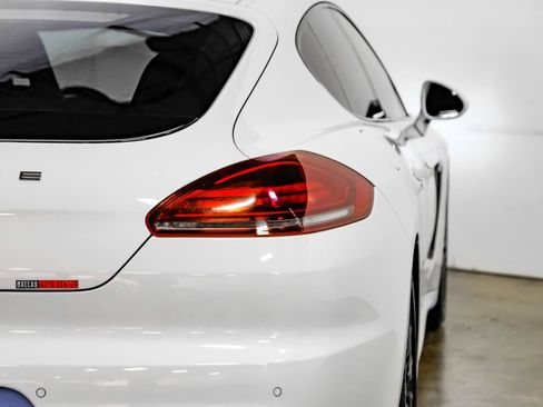 Used 2014 Porsche Panamera S image 27