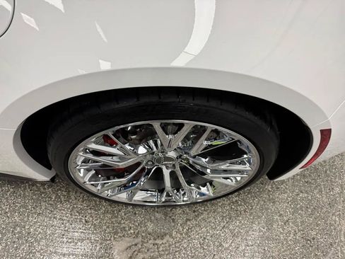 Used 2015 Chevrolet Corvette Z06 w/ 3LZ Preferred Equipment Group RWD image 35