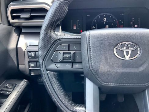 Used 2025 Toyota Tacoma SR5 image 23