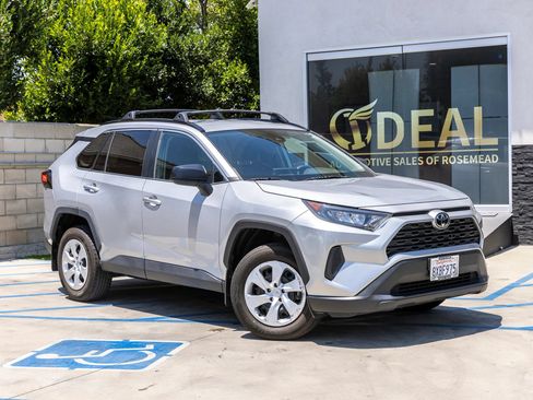 Used 2021 Toyota RAV4 LE w/ Carpet Mat Package (TMS) FWD image 2