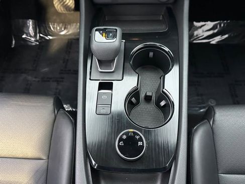 Certified 2022 Nissan Rogue SV w/ SV Premium Package image 33