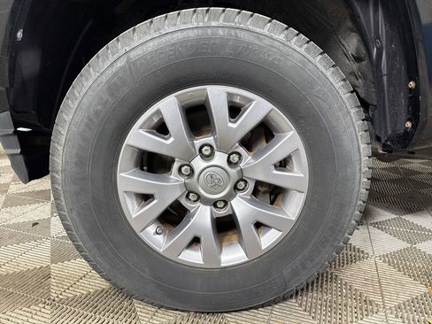 Used 2017 Toyota Tacoma SR5 w/ Tow Package image 14