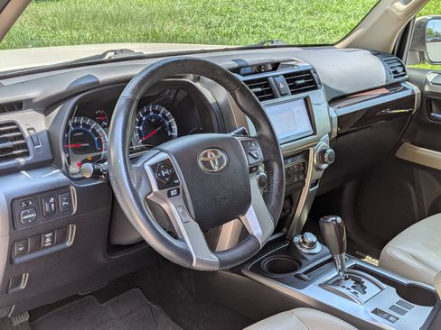 Used 2018 Toyota 4Runner Limited AWD/4WD image 4