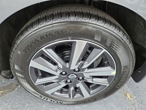 New 2025 Nissan Versa SV w/ Trunk Package image 8