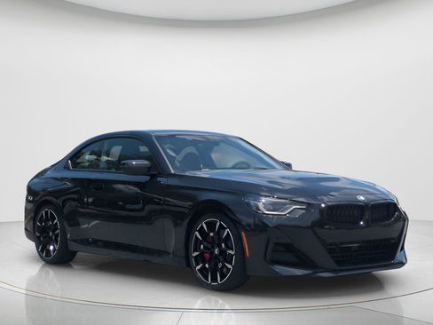 New 2025 BMW 230i Coupe w/ M Sport Package RWD image 3