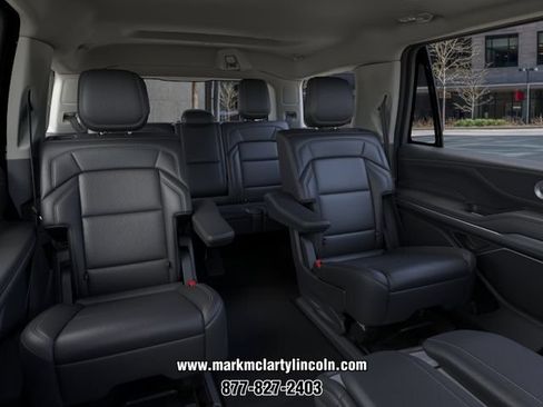 New 2026 Lincoln Navigator Premiere AWD/4WD image 11