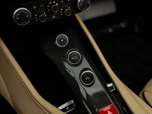 Used 2015 Ferrari California T RWD image 52