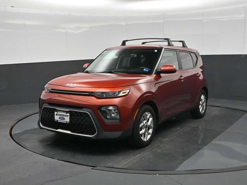 Used 2022 Kia Soul LX w/ Technology Package FWD image 5
