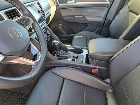Used 2022 Volkswagen Atlas SE image 18