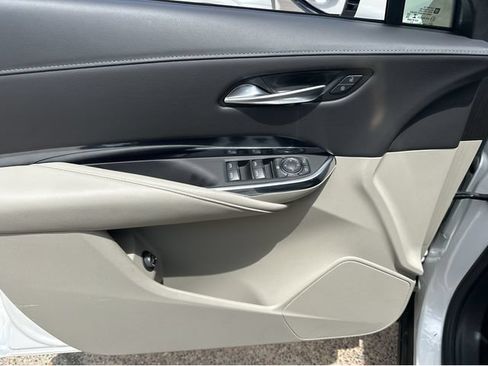 Certified 2023 Cadillac XT4 Luxury FWD image 5