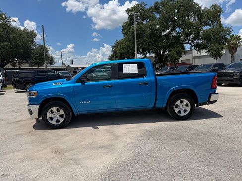 Certified 2025 RAM 1500 Big Horn AWD/4WD image 3