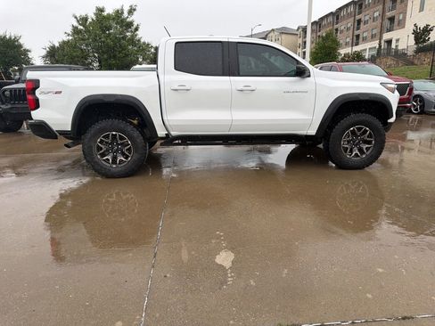 Used 2025 Chevrolet Colorado ZR2 w/ Technology Package image 2