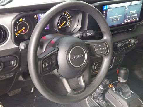 Used 2025 Jeep Wrangler Sport AWD/4WD image 13
