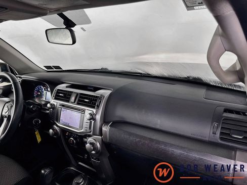Used 2018 Toyota 4Runner SR5 AWD/4WD image 34