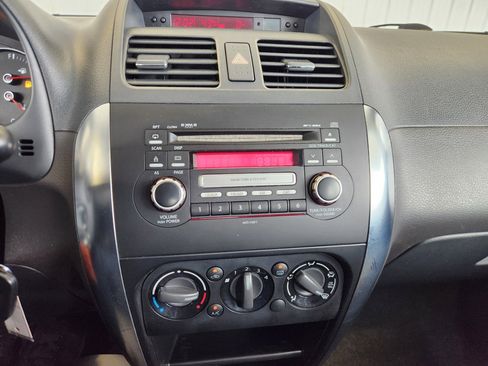 Used 2007 Suzuki SX4 AWD Hatchback image 8