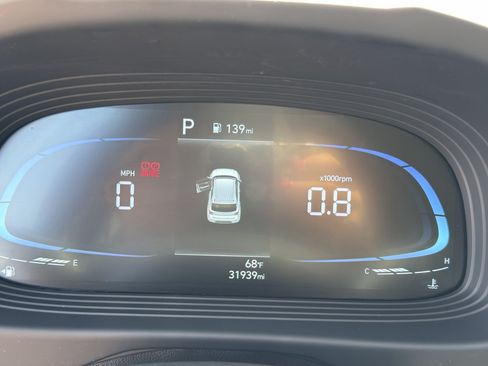 Used 2025 Hyundai Venue SEL FWD image 11