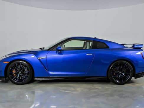 Used 2020 Nissan GT-R Premium AWD/4WD image 8