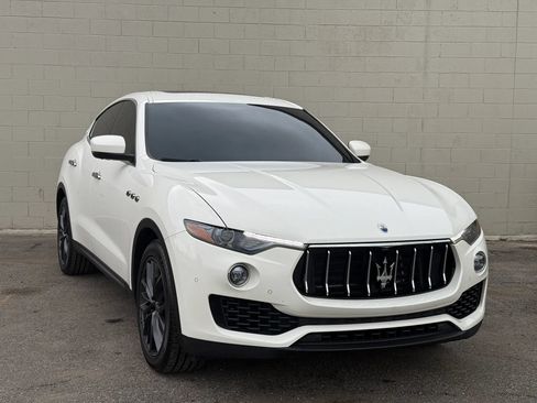Used 2018 Maserati Levante AWD/4WD image 14