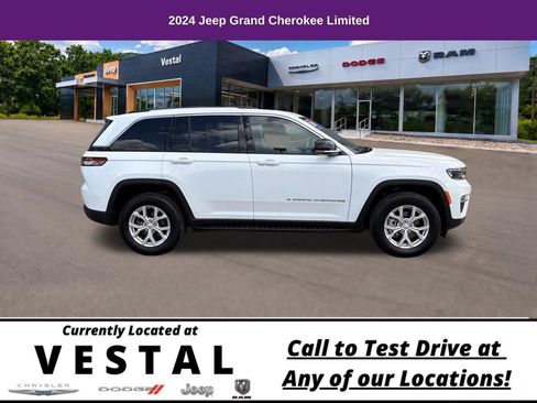 Used 2024 Jeep Grand Cherokee Limited AWD/4WD image 5