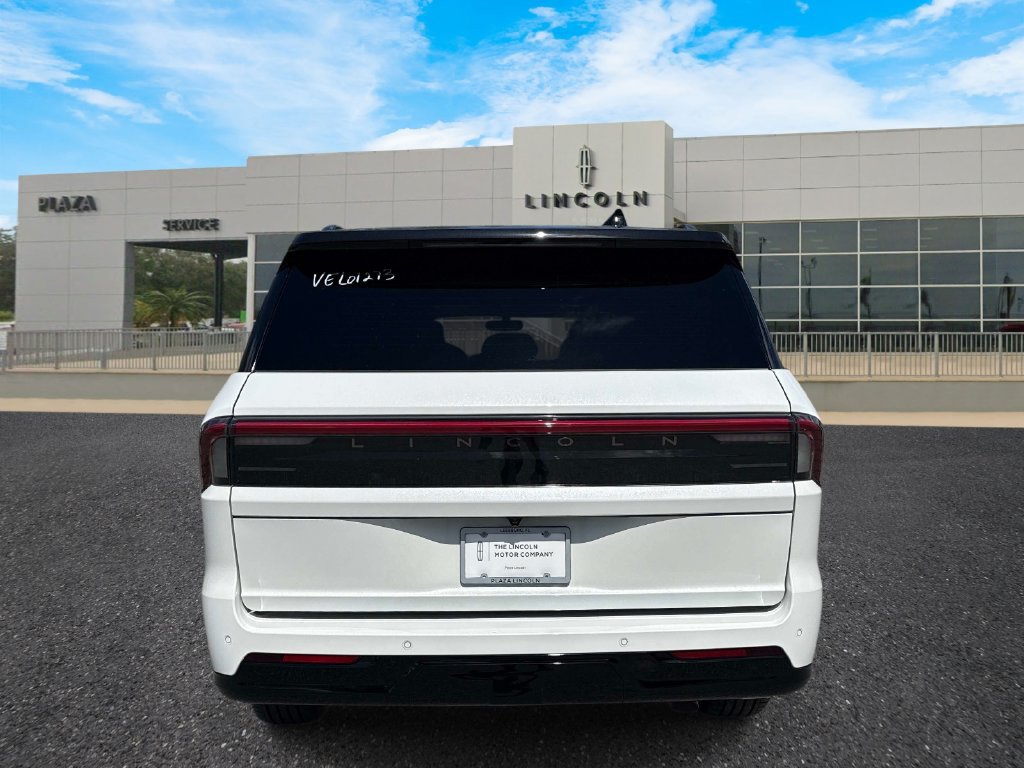 New 2027 Lincoln Navigator Black Label AWD/4WD image 4