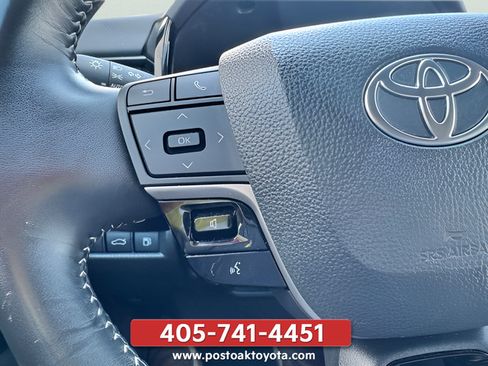 Used 2025 Toyota Camry SE FWD image 35