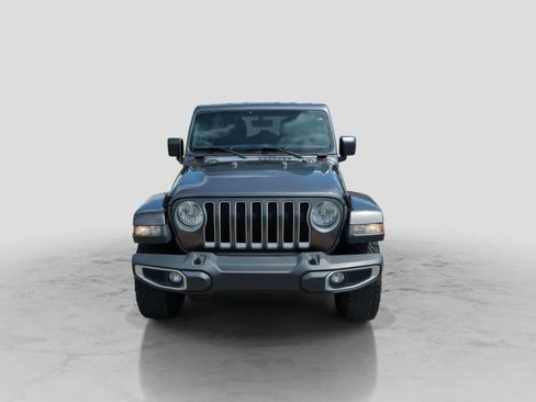 Used 2018 Jeep Wrangler Unlimited Sahara AWD/4WD image 3