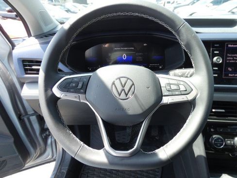 Used 2024 Volkswagen Taos SE FWD image 12