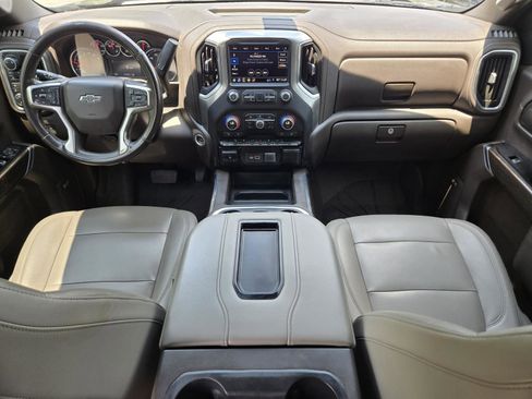 Used 2019 Chevrolet Silverado 1500 LT Trail Boss AWD/4WD image 17