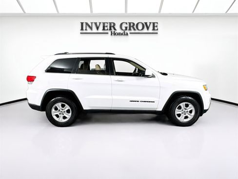 Used 2017 Jeep Grand Cherokee Laredo w/ Quick Order Package 23E image 4
