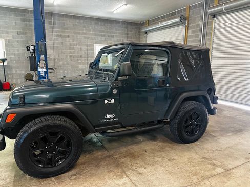Used 2005 Jeep Wrangler X w/ Tire & Wheel Group (Ecco) AWD/4WD image 14