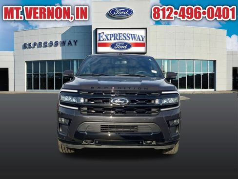 Used 2023 Ford Expedition Limited image 4