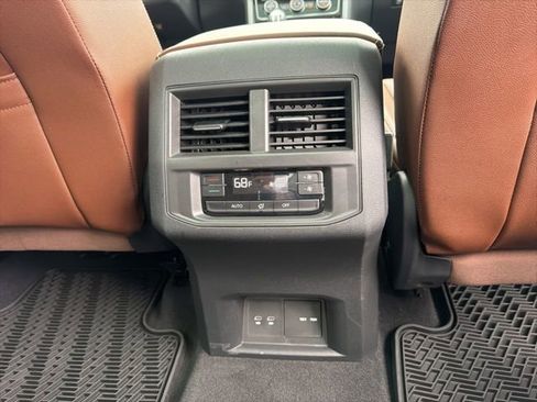 Used 2023 Volkswagen Atlas SE FWD image 9