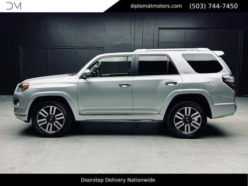 Used 2023 Toyota 4Runner Limited AWD/4WD image 4