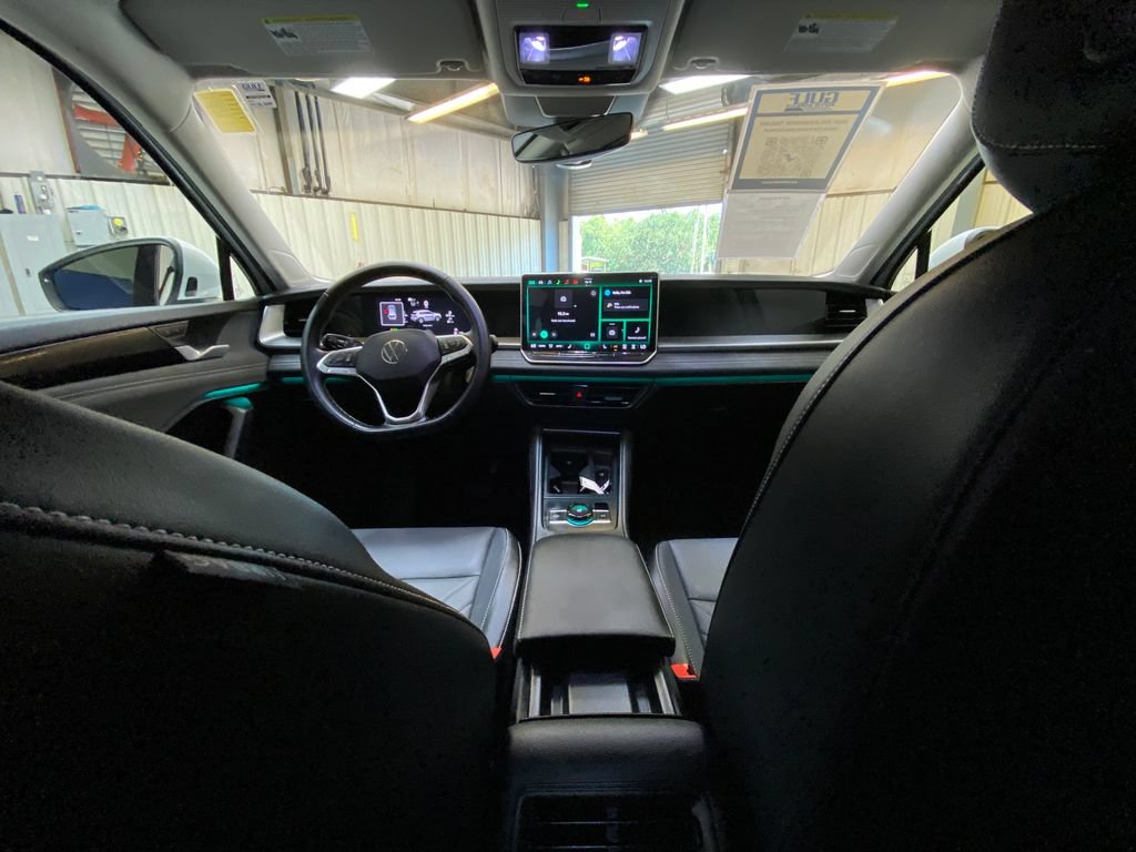 Used 2026 Volkswagen Tiguan SE AWD/4WD image 18