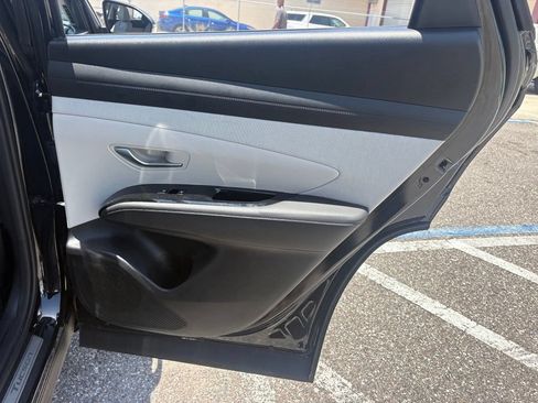 Used 2025 Hyundai Tucson Limited AWD/4WD image 16