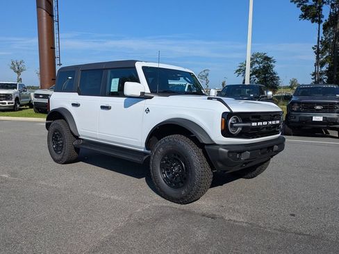 New 2026 Ford Bronco Outer Banks w/ Sasquatch Package AWD/4WD image 2
