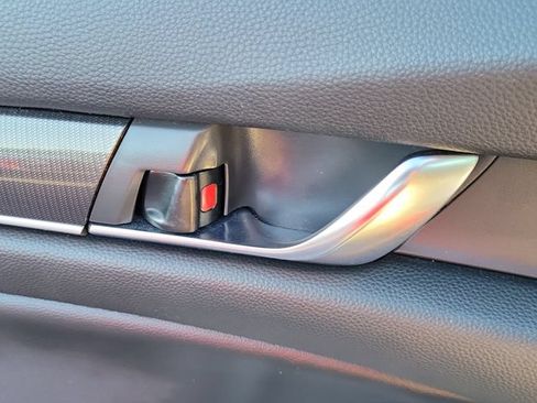 Used 2019 Honda Accord Sport image 18