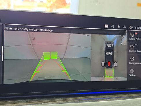 Used 2021 BMW 540i w/ Premium Package image 23