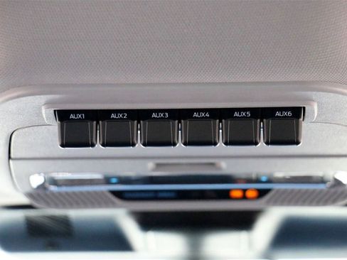 New 2026 Ford F250 Lariat w/ Black Appearance Package image 31