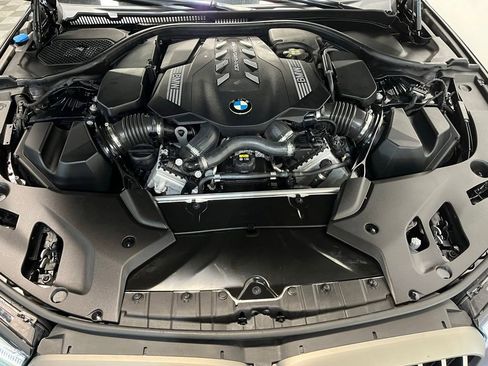 Used 2022 BMW M550i xDrive w/ Executive Package AWD/4WD image 16