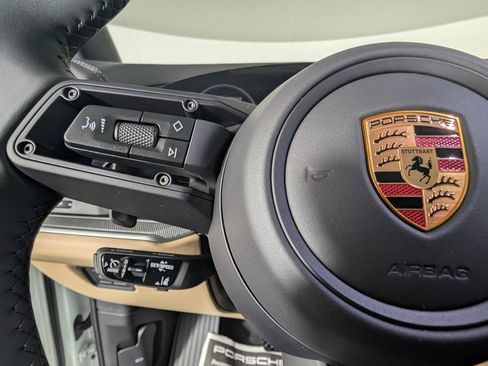 New 2026 Porsche Cayenne image 38